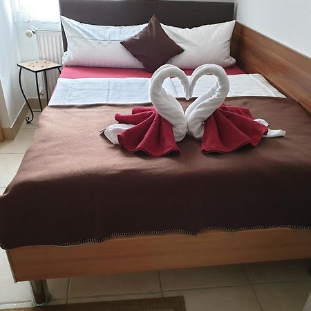 T&K Appartements บาดฮอมบูร์ก ฟอร์ แดร์เฮอเฮอ ภายนอก รูปภาพ