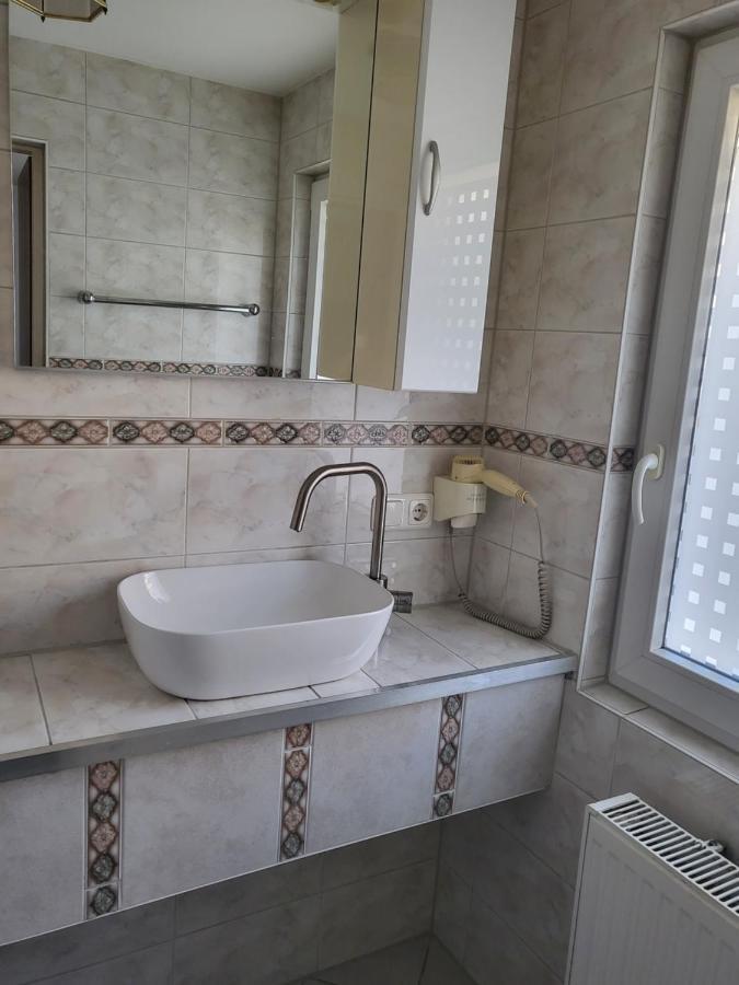 T&K Appartements บาดฮอมบูร์ก ฟอร์ แดร์เฮอเฮอ ภายนอก รูปภาพ