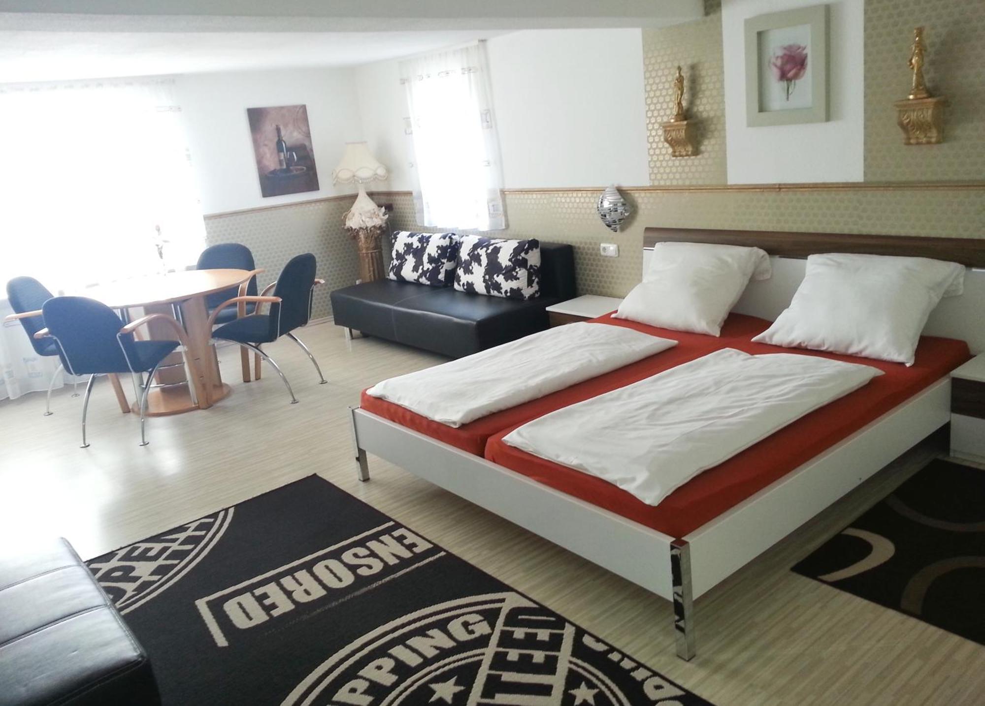T&K Appartements บาดฮอมบูร์ก ฟอร์ แดร์เฮอเฮอ ภายนอก รูปภาพ