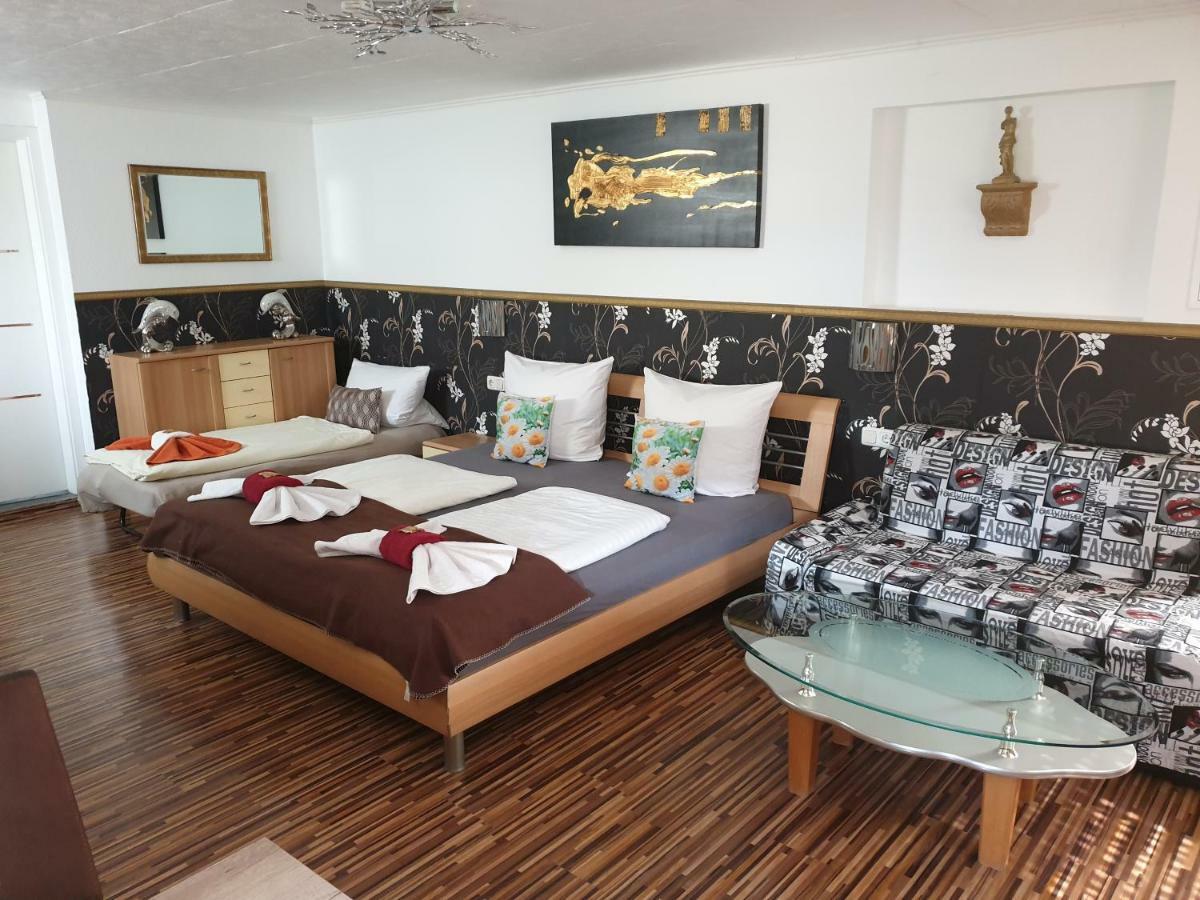 T&K Appartements บาดฮอมบูร์ก ฟอร์ แดร์เฮอเฮอ ภายนอก รูปภาพ